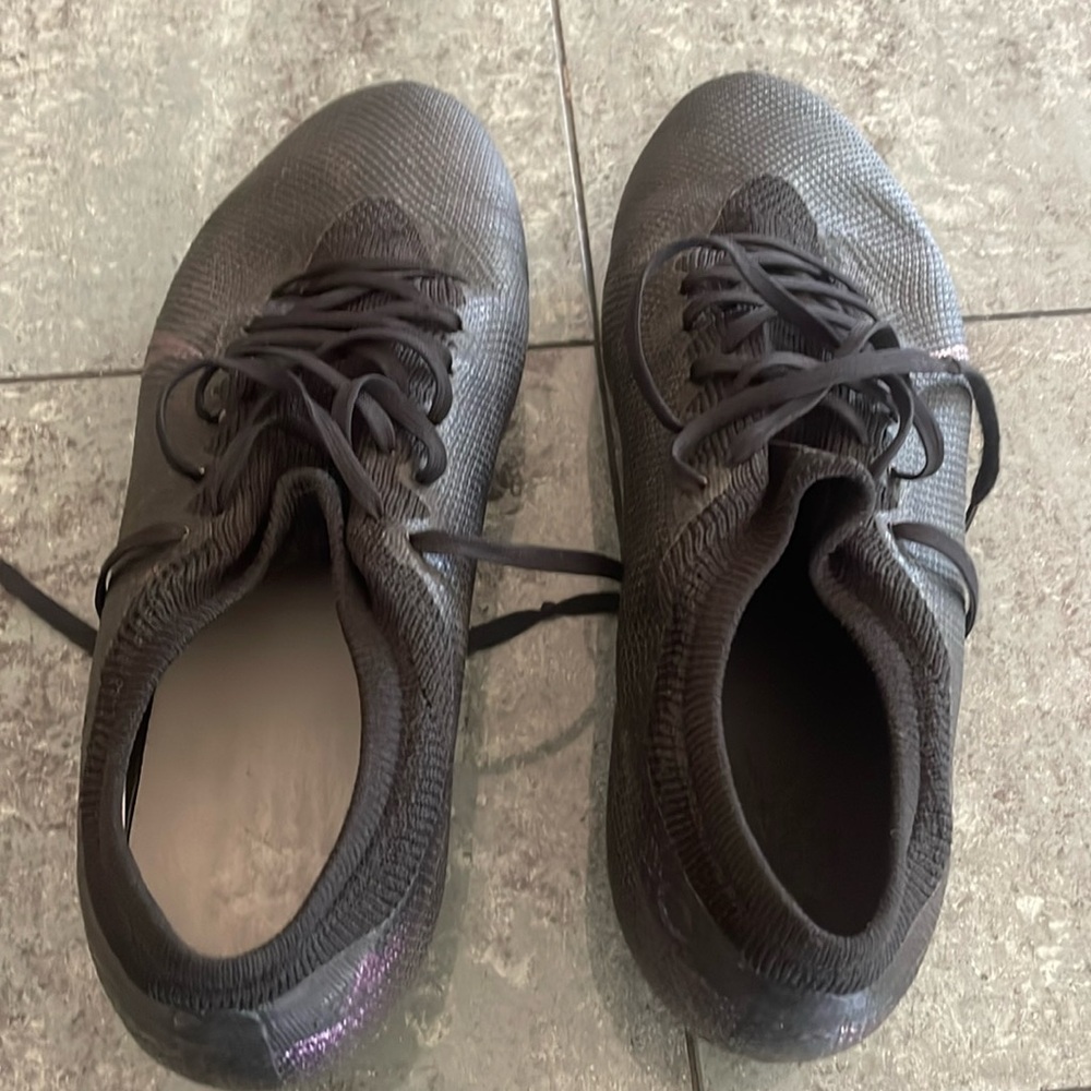 Men’s size 9 black  Nike Merc soccer cleats